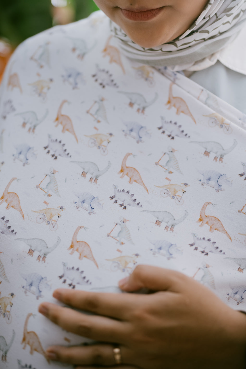 ROARSOME (Bamboo Multi-Purpose Nursing Cover)