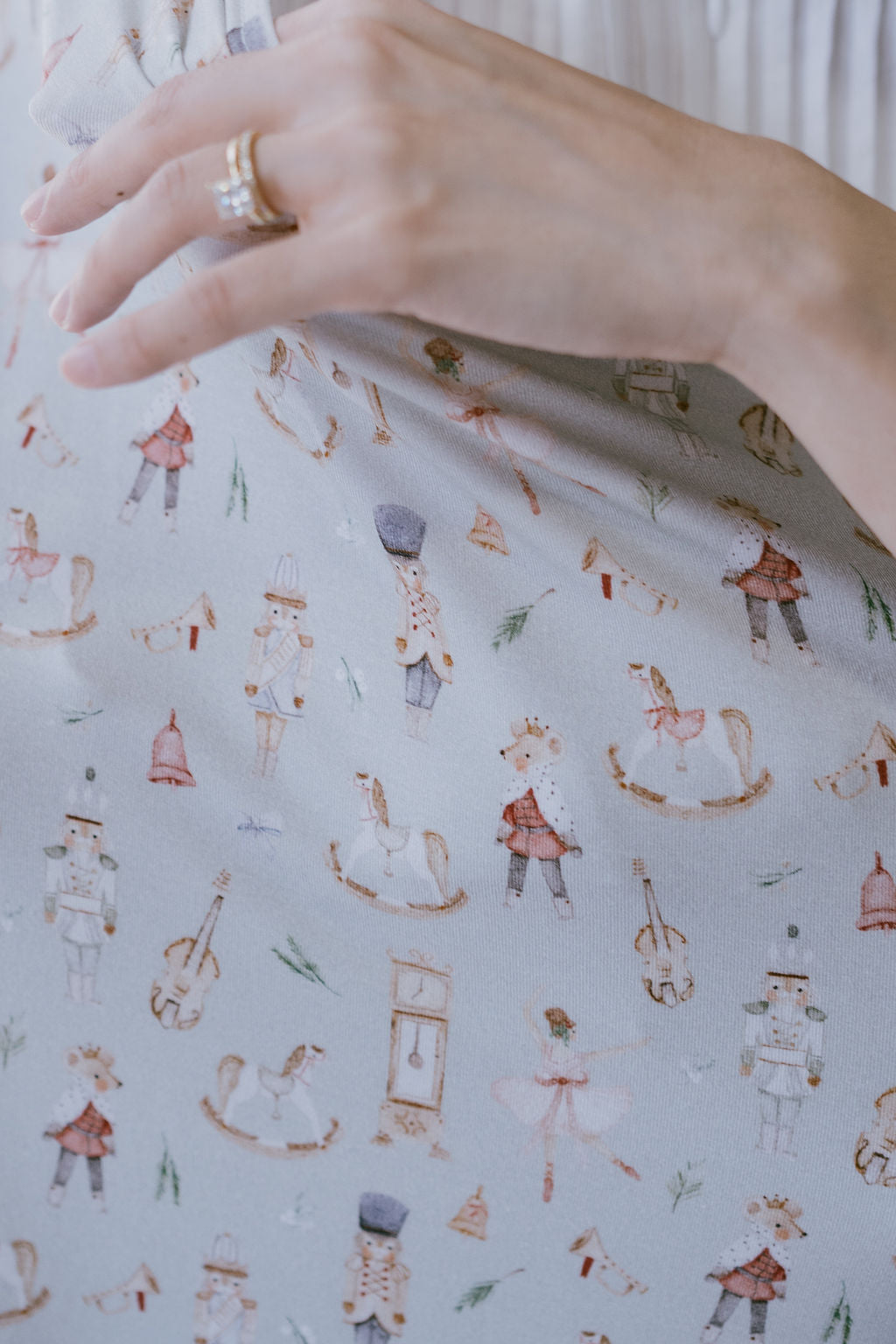 GISELLE (Bamboo Multi-Purpose Nursing Cover)